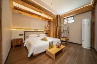 Guyue Suqing Homestay (Libo Ancient Town Branch)