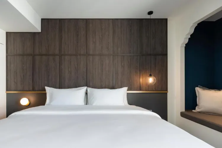 ห้องซูเปอร์เรียร์เตียงคู่ วิวสระว่ายน้ำ