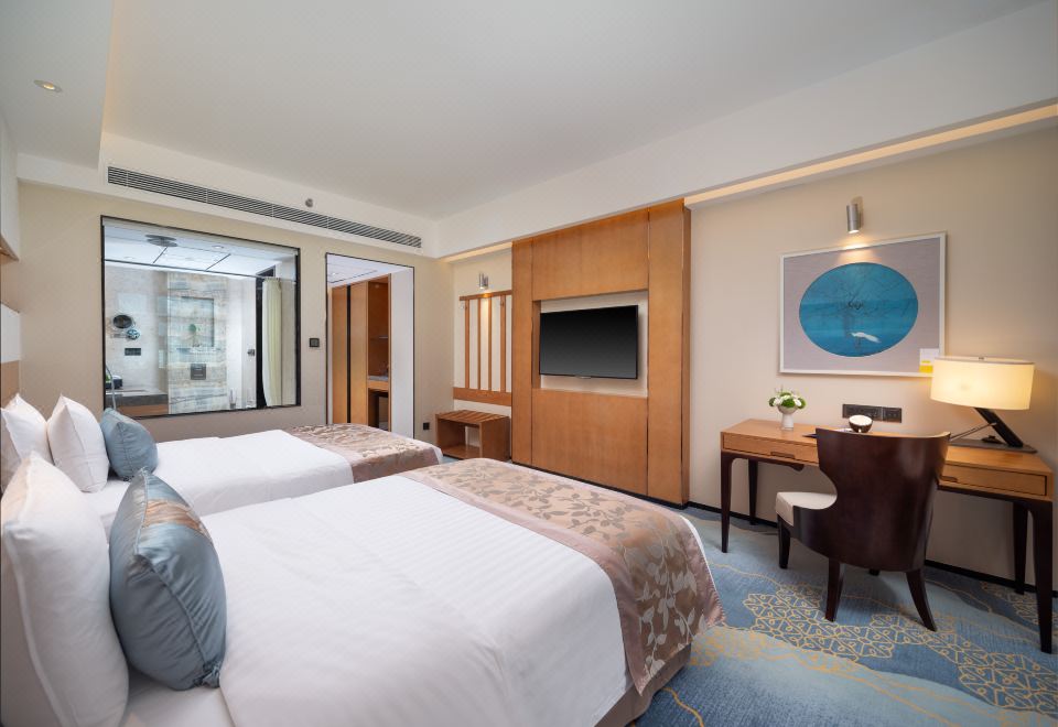 行政双床房「尽揽城市华灯+软沙发+办公书桌+舒适浴缸」