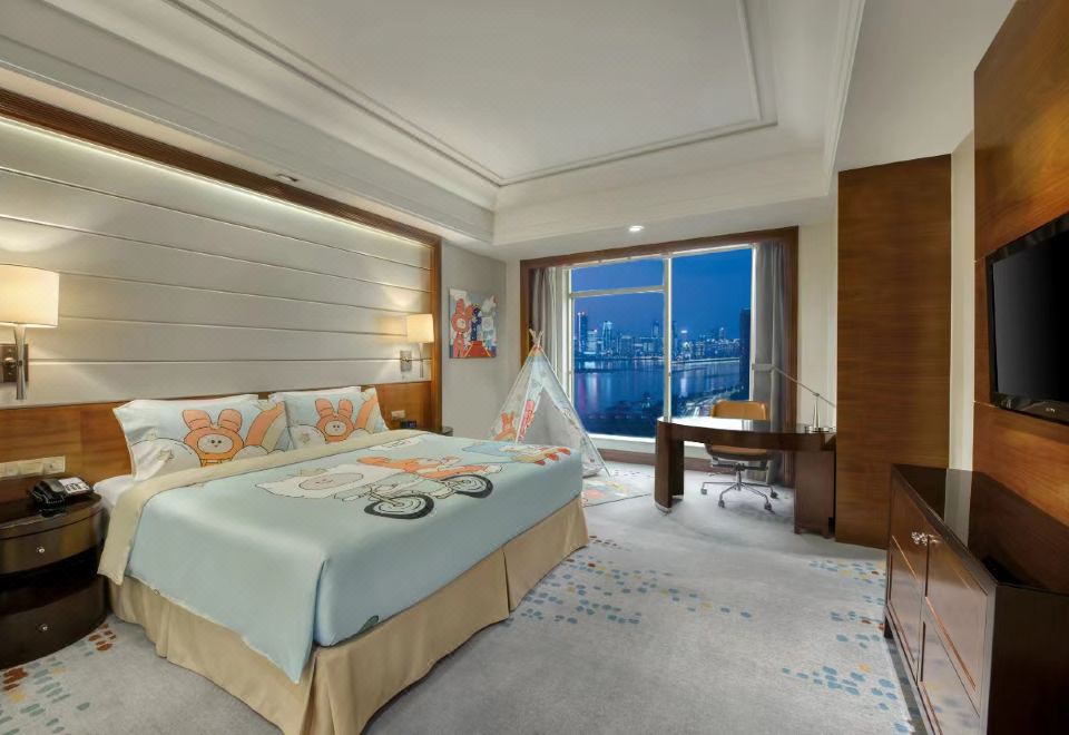 高級房 大床 小童主題 江景