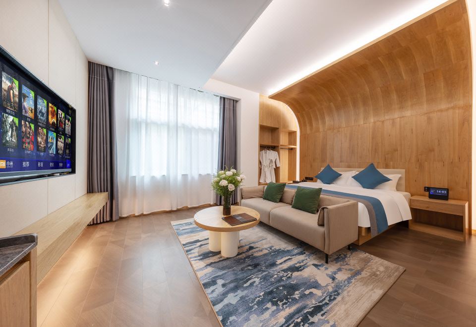 Queen Room With Garden View