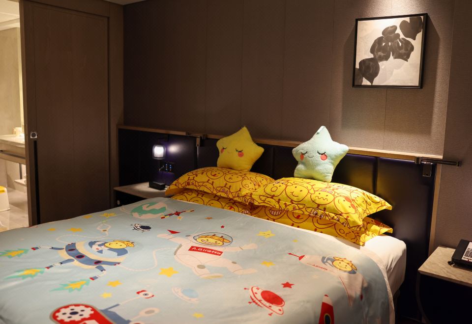 亲子嘉宾轩高级套房（大床）