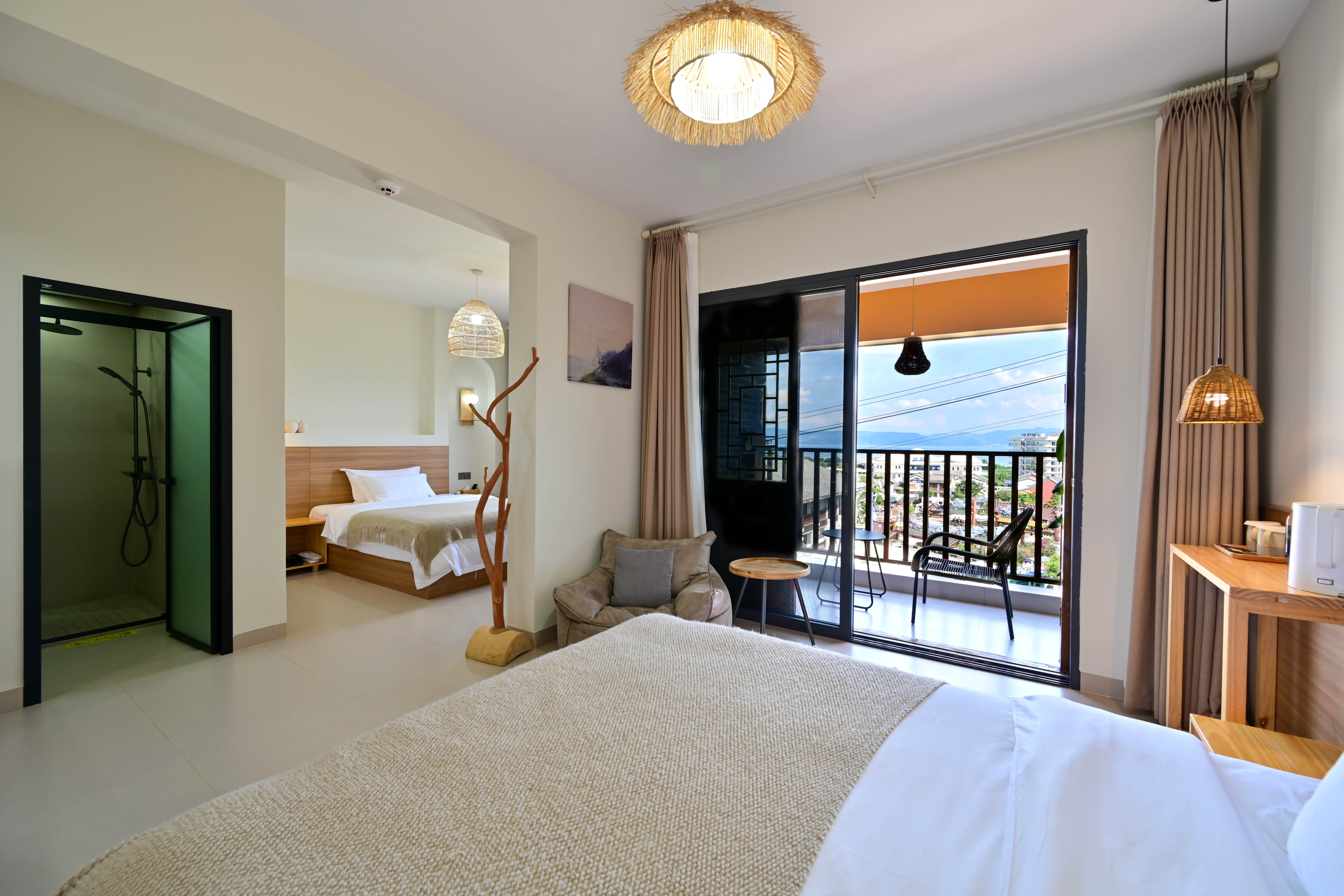 湖景阳台双床房