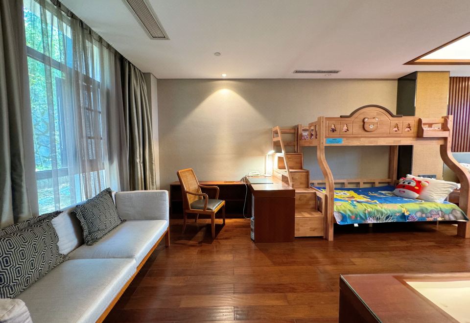 Narada Qiandao Lake ResortGarden View Twin Family Room High Low Bed