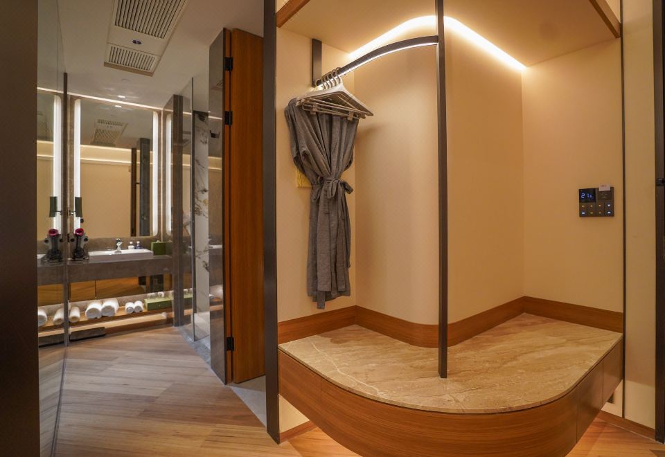 Elegant Superior Room (2 Beds)