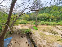 Shixing Pingfeng Stream Inn
