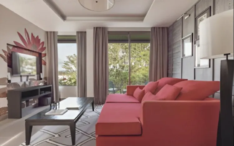 Twin Suite With Tropical View