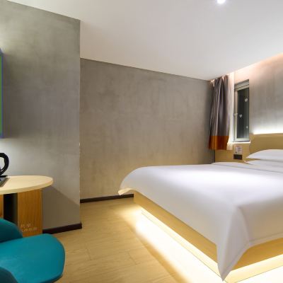 高級大床房（舒適好眠+零壓床墊+公區自助洗衣烘乾房） 格林聯盟酒店（深圳會展中心福田口岸店）優惠