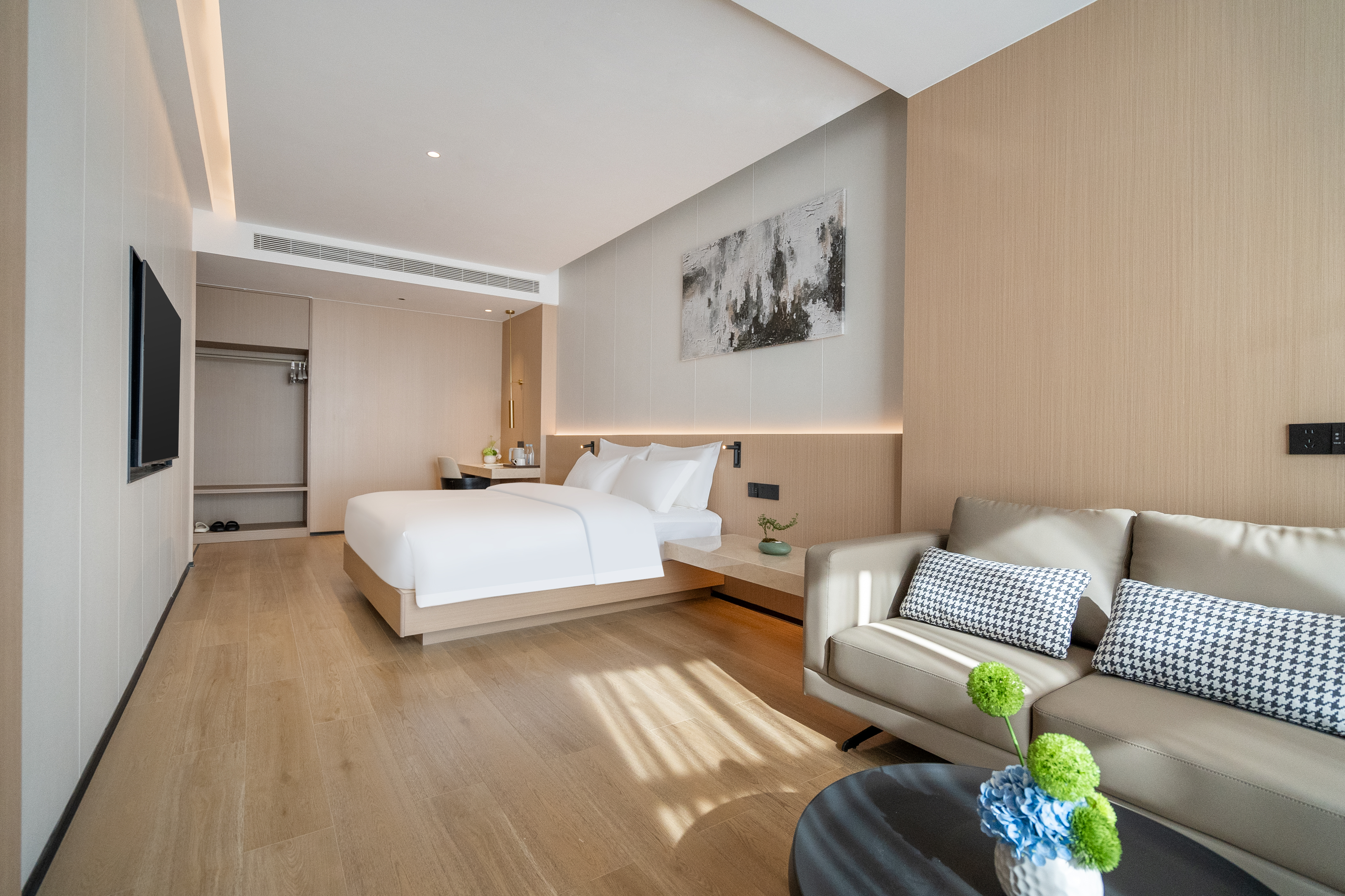 全景浴缸大床房（休閑沙發+助眠床墊）