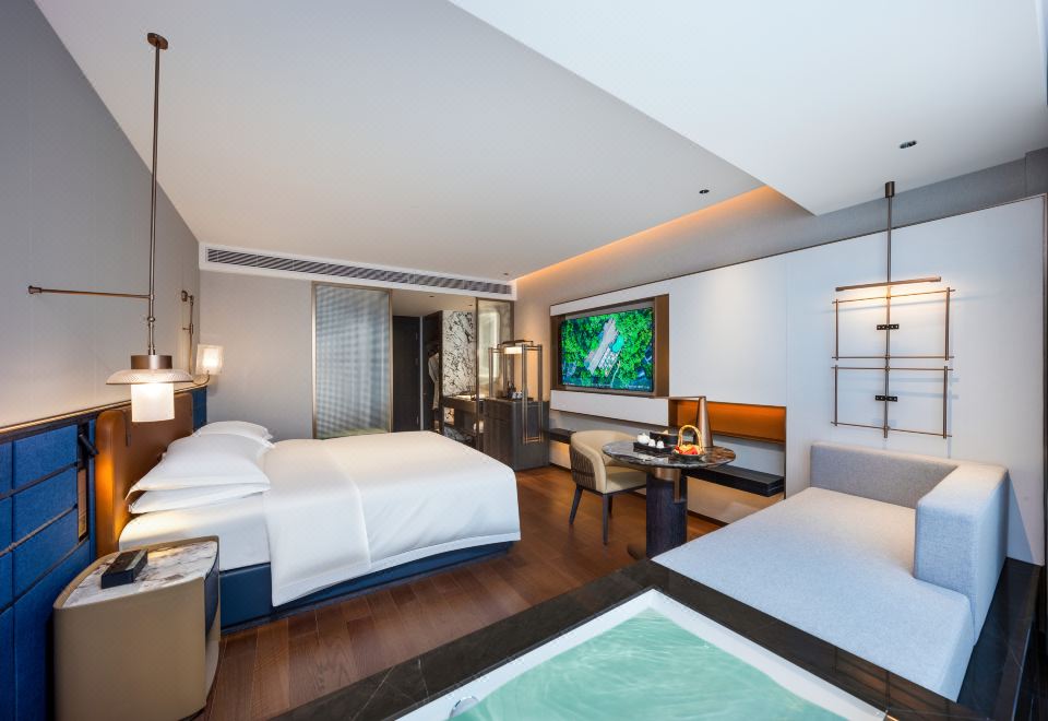 豪华江景大床房（江景浴缸+窗外美景+Mini Bar）