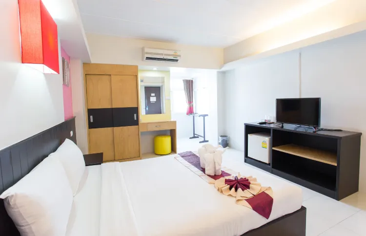 ห้องซูพีเรียร์ เตียงใหญ่ 1 เตียง