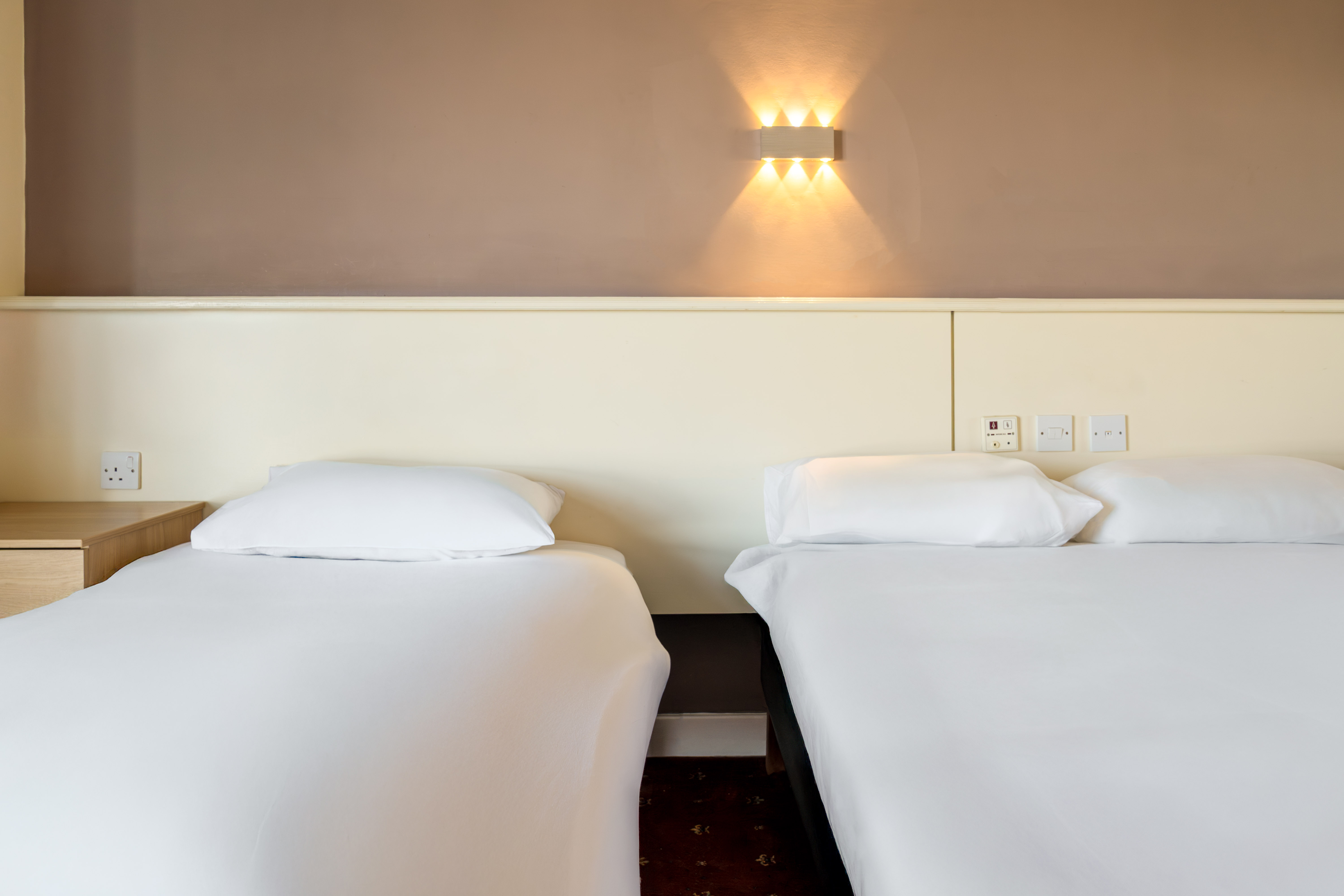 家庭房（2成人+2小童）