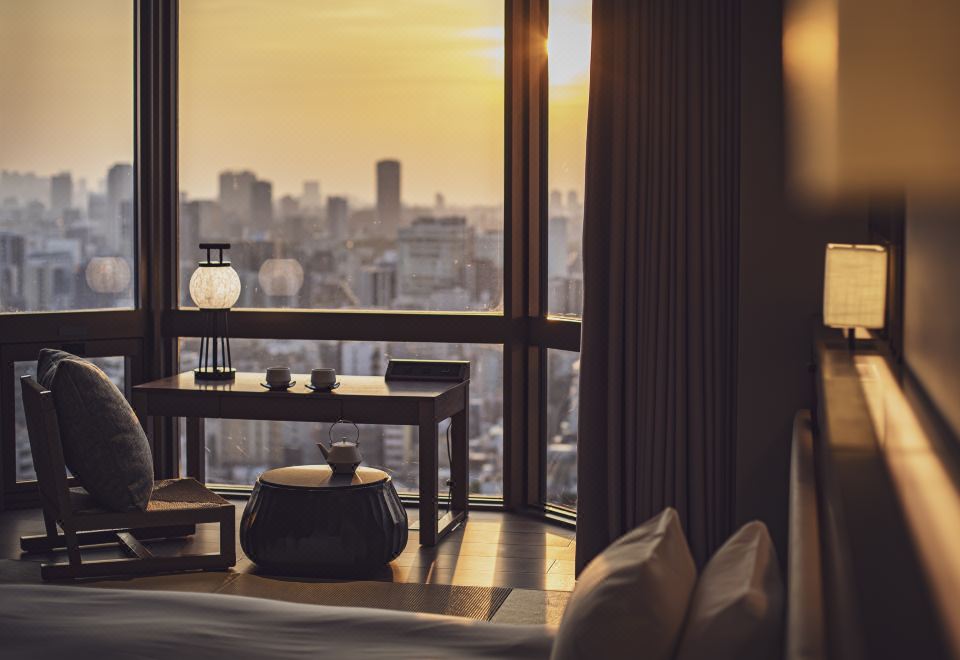 行政小型套房城市側（成人三名使用）