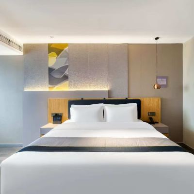 商務大床房A『舒適零壓床品+智能電視投屏』 如家商旅飯店（連雲港東海商業街高鐵站店）優惠