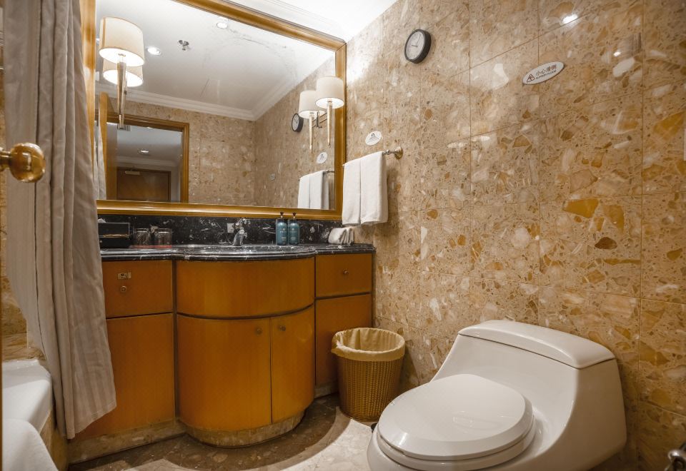 Crowne Plaza QingdaoCrowne Plaza Executive Room-Two Beds