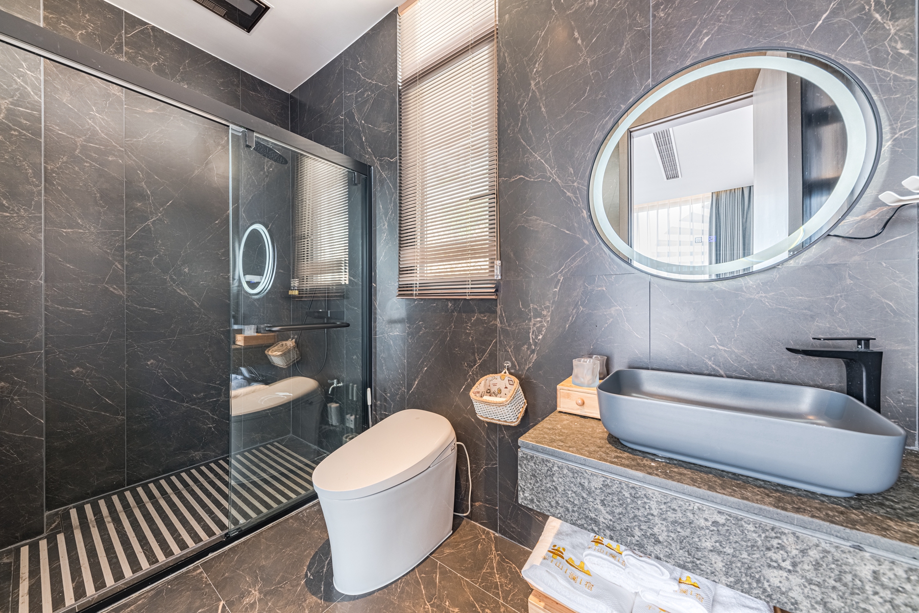 Floral Hotel·Xiapu Mid Mountain Lansu Hotel (Sansha Dongbi Store)素年-180°海景浴缸日落房（茶具+休闲摇椅+电视）