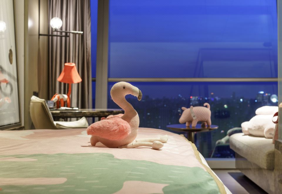 悦享萌趣亲子江景大床房