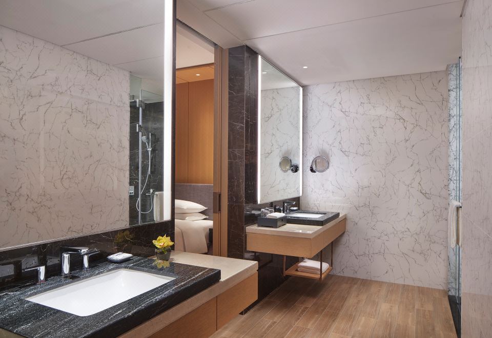 Hyatt Regency HengqinKaiyue Family Two-Bedroom Interconnecting Suite