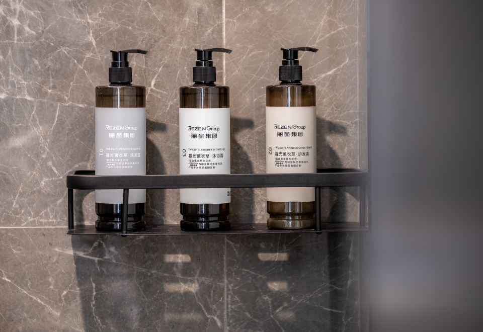 轻奢和悦大床房（智能投屏+小冰箱+小枱灯）