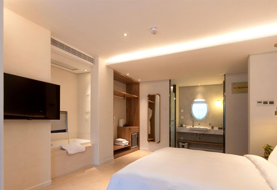 暖暖大床房（智能馬桶+浴缸）