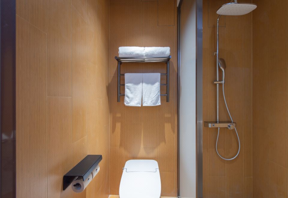 普通套房（小冰箱+65寸投屏電視）