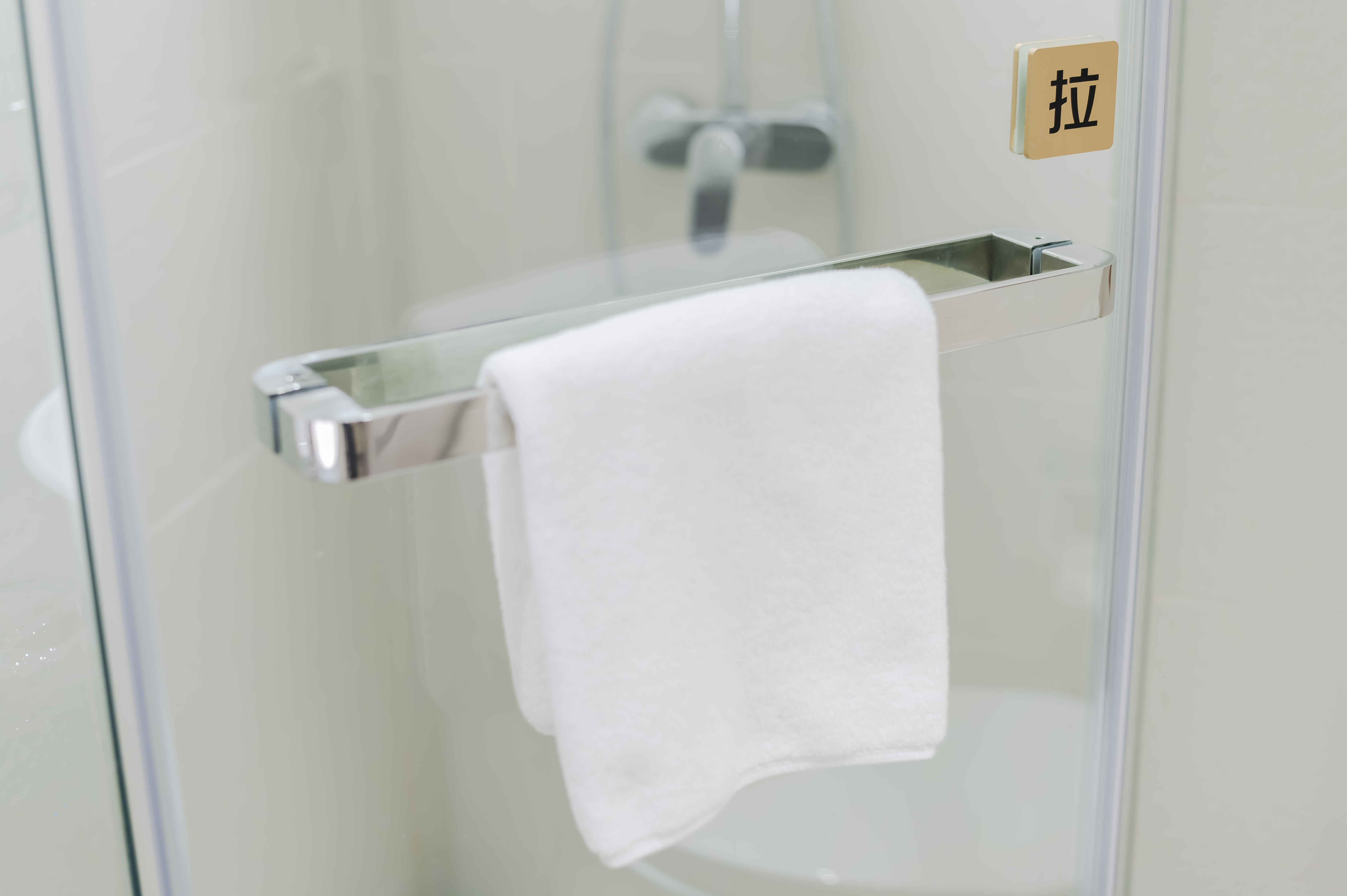 雙床房-舒適床品-手機投屏