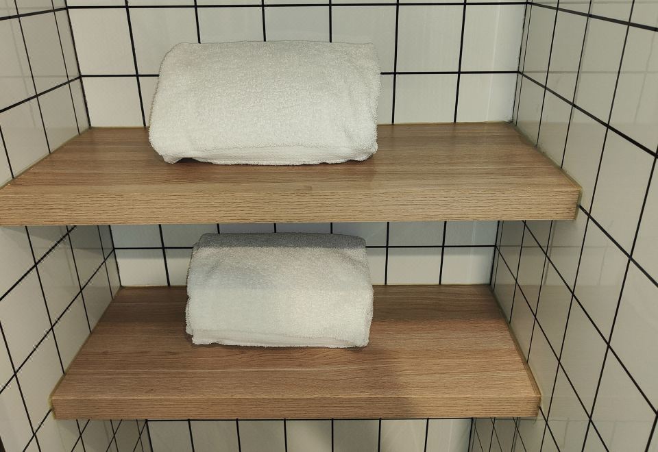 舒适大床房（小冰箱+手机投屏）