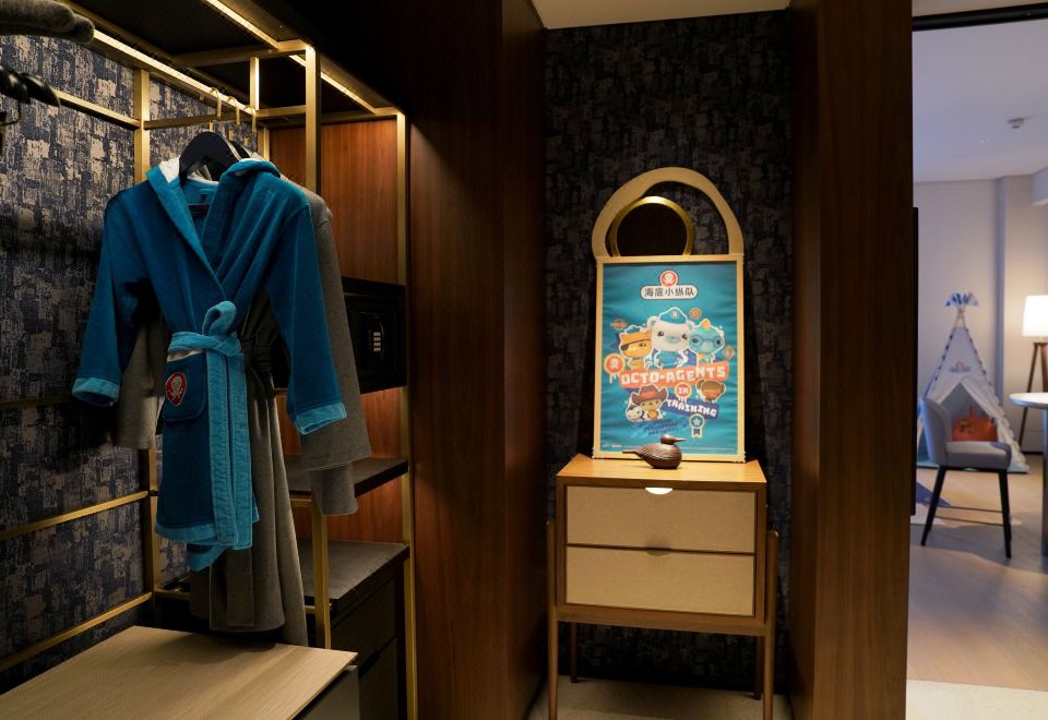 海底小纵队豪华大床房（小童游乐+Coffee机+Minibar）