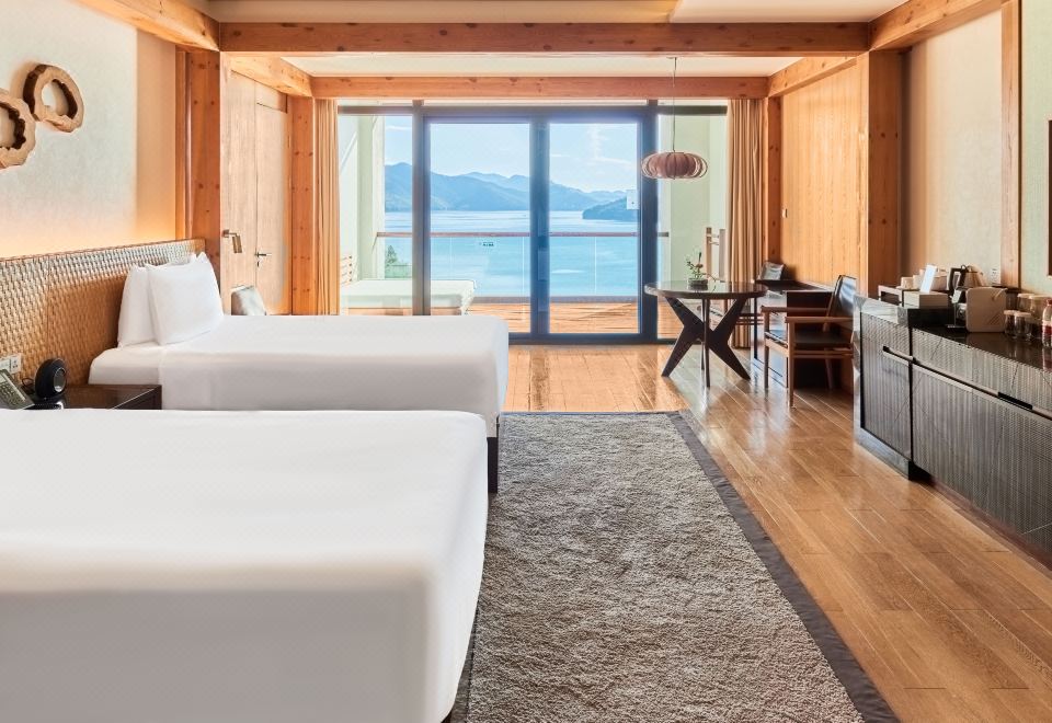 尊享行政湖景双床房