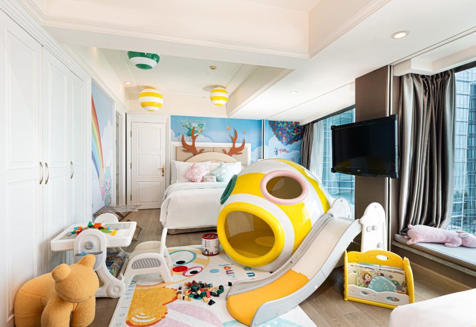 糖果飛屋主題180°海景日出家庭房（玩具桌 | 滑滑梯）