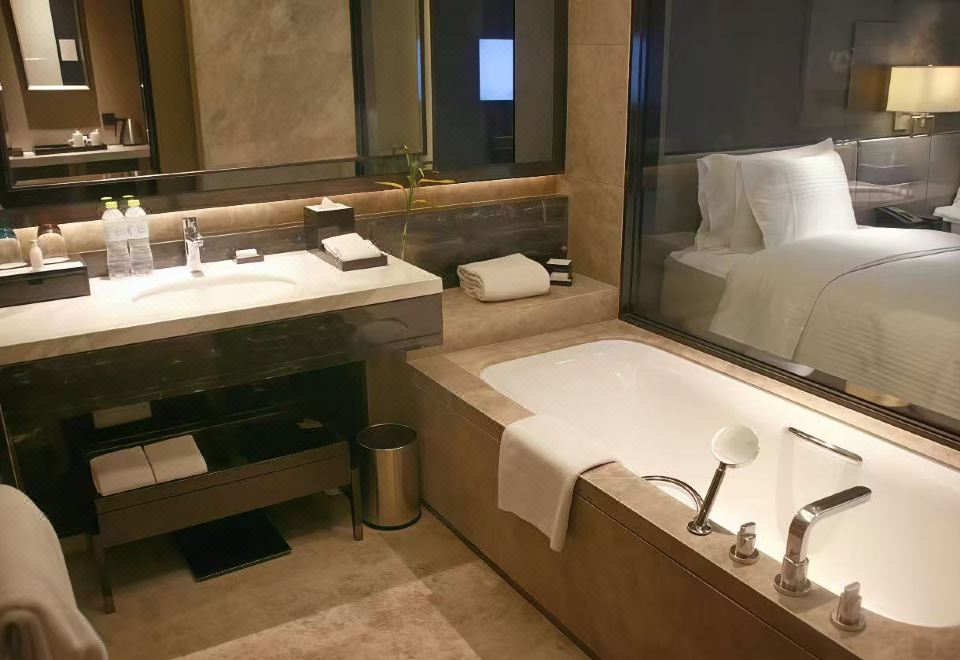 精品双床房（浴缸+minibar+金可儿床垫）