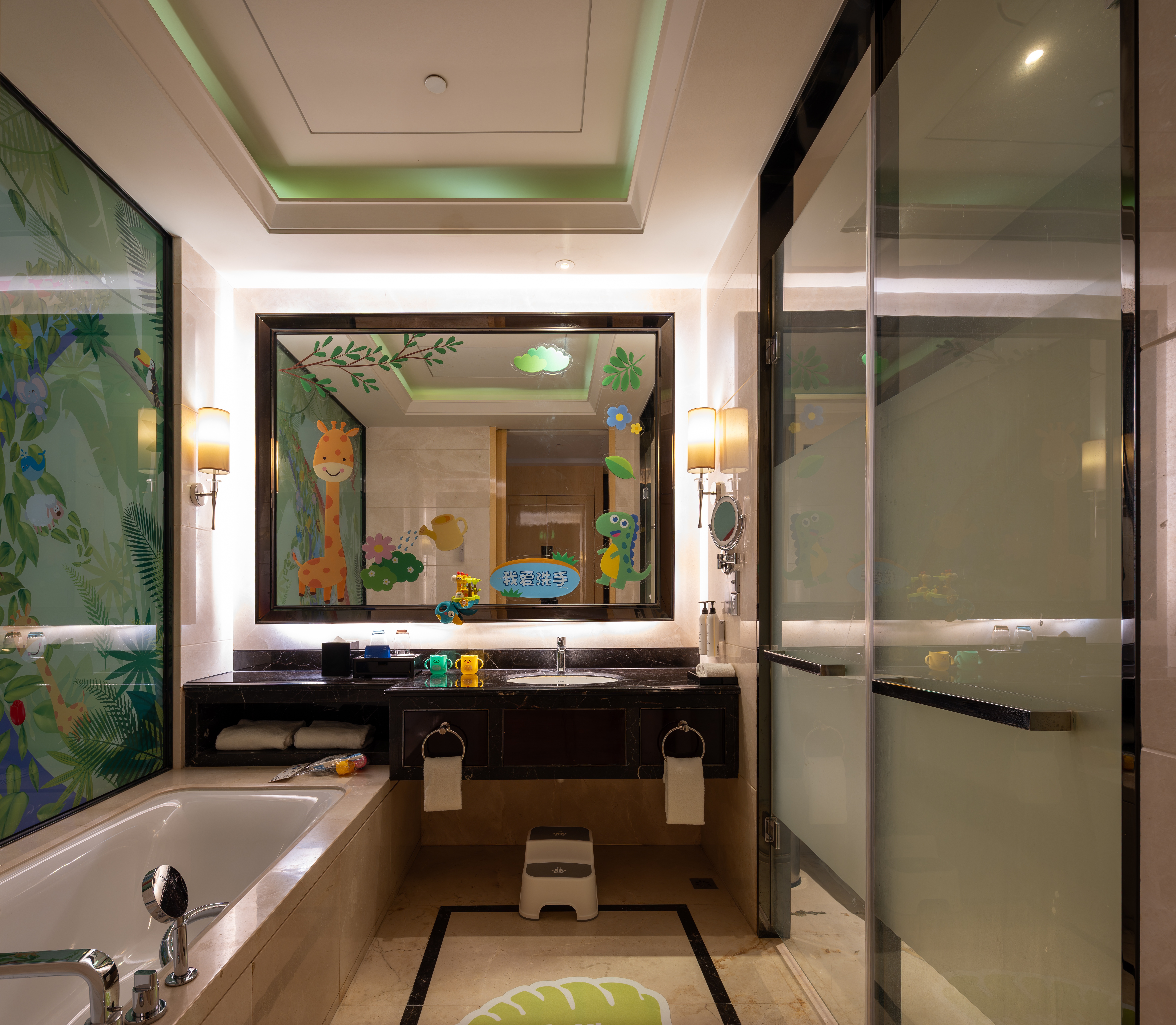 梦游XIAN境上下铺滑梯房