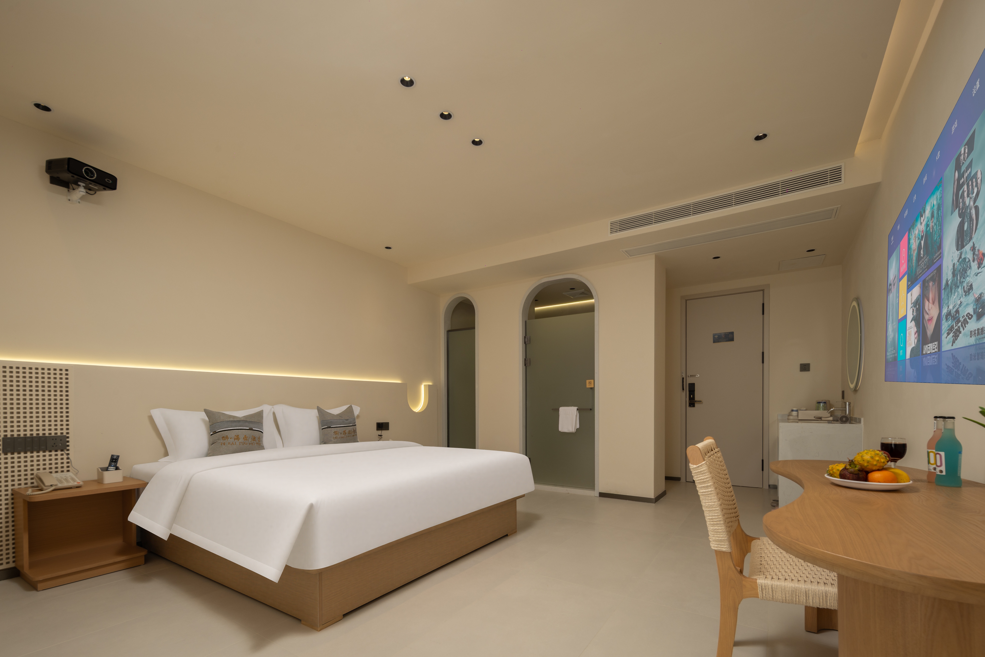 椰影静居丨轻奢大床房[AI智控-柔软床品-畅享影音]