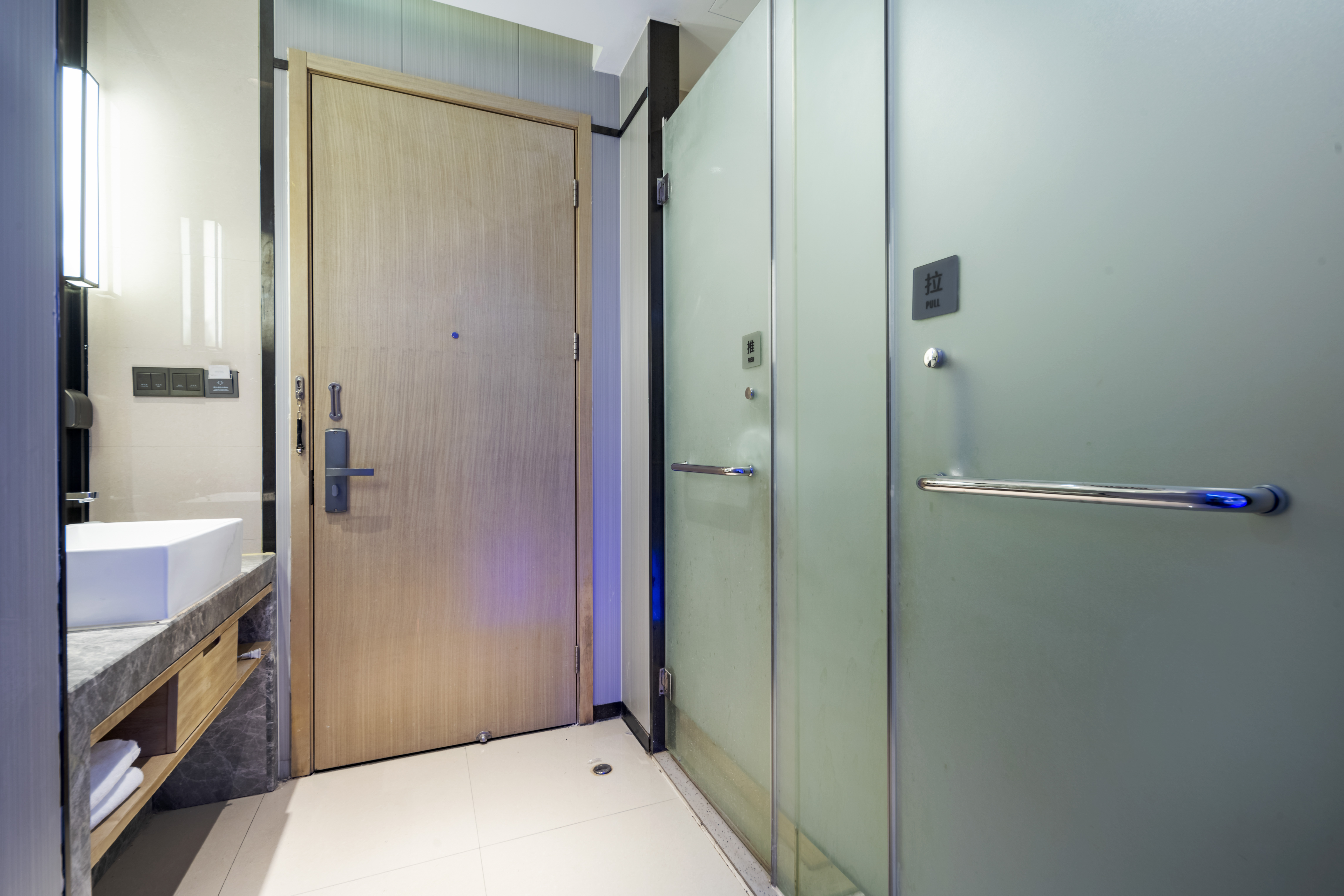 PK e-sports hotel (Xiamen International Convention and Exhibition Center)拼房[RTX3060+32G+i5-12490+27寸2K+M2-240G]-床位