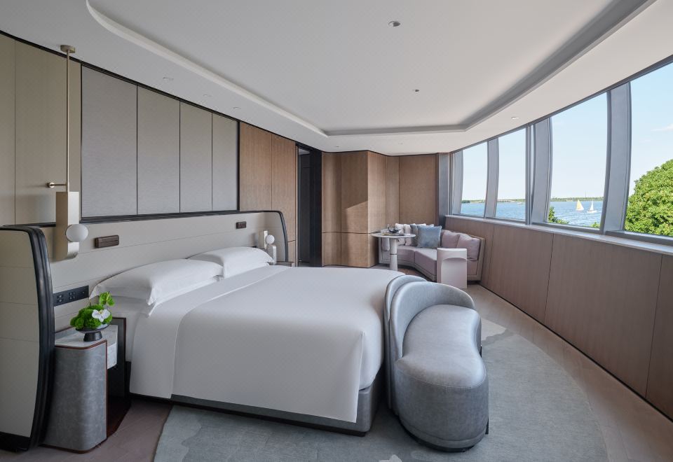 开放式阳台湖景行政套房（湖心标景观）