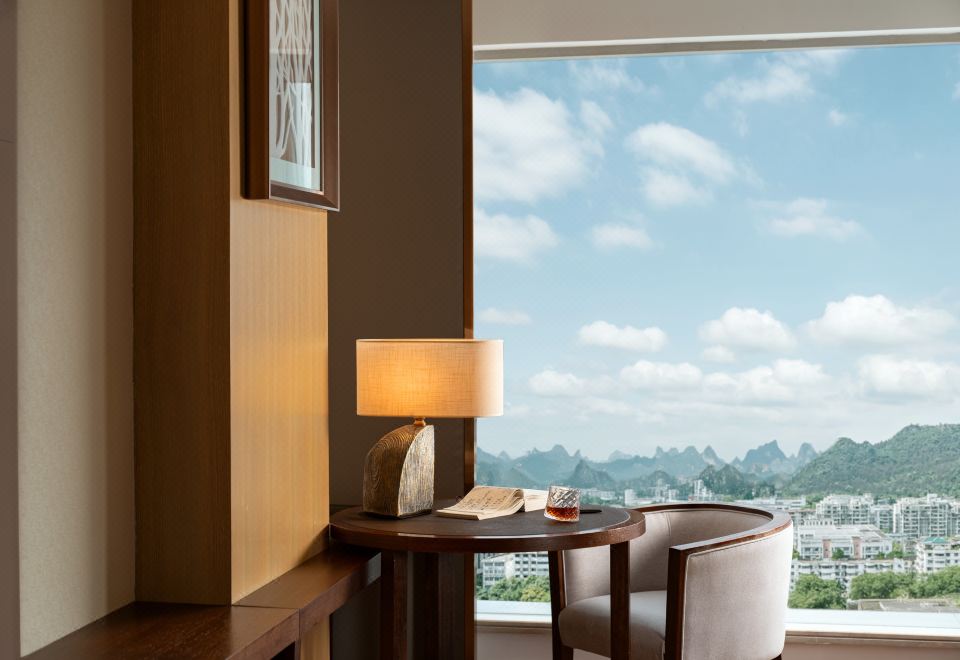 豪华大床房丨静音全景落地窗+放空躺椅+金可儿甜梦之床