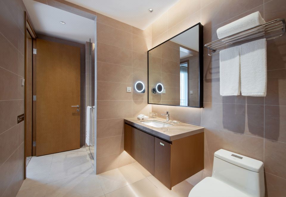 Dongguan Marriott HotelTwo Bedroom And Living Room Apartment