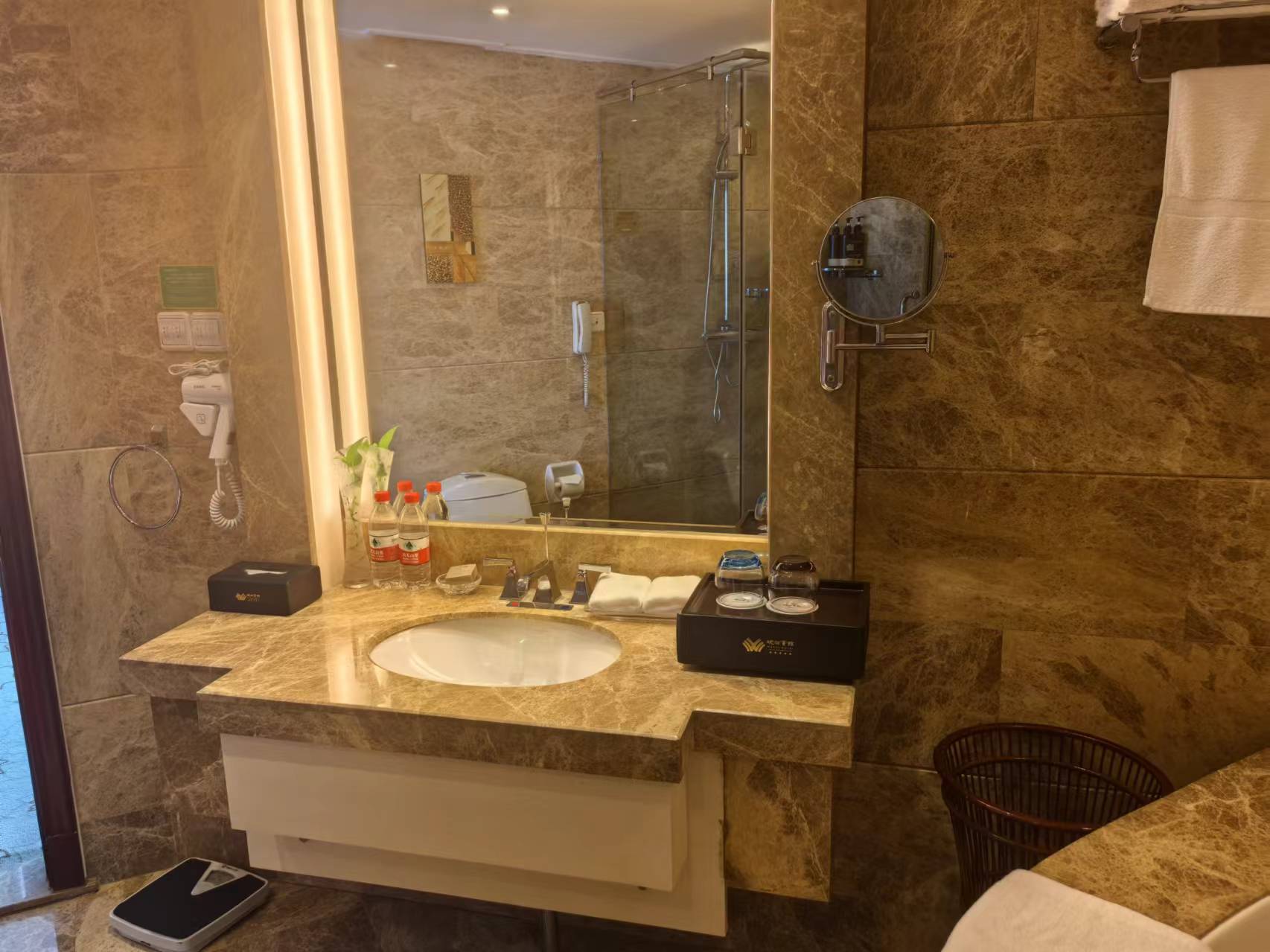 行政豪华套房（小度音箱+助眠床垫+180度全景）