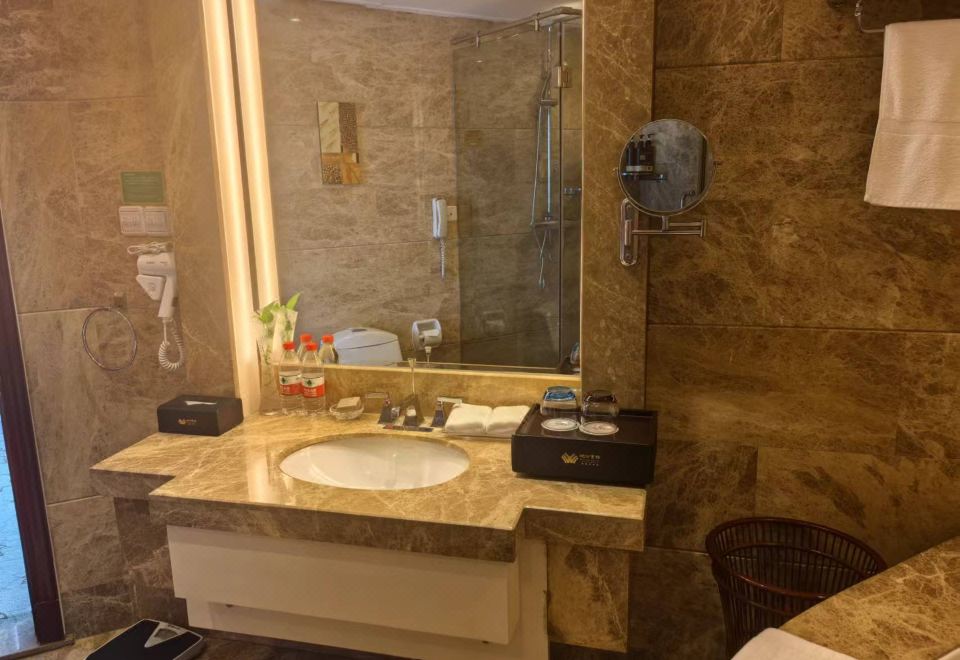 行政豪华套房（小度音箱+助眠床垫+180度全景）