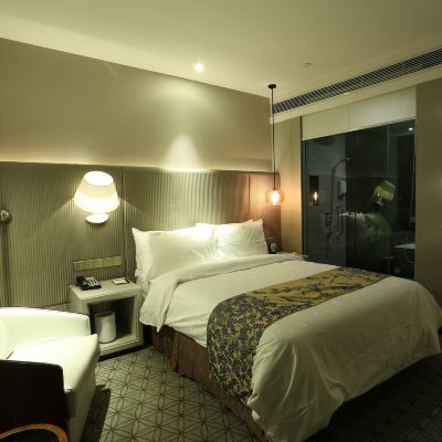 高級大床房 上海外灘中南海濱飯店（海灣大廈）優惠