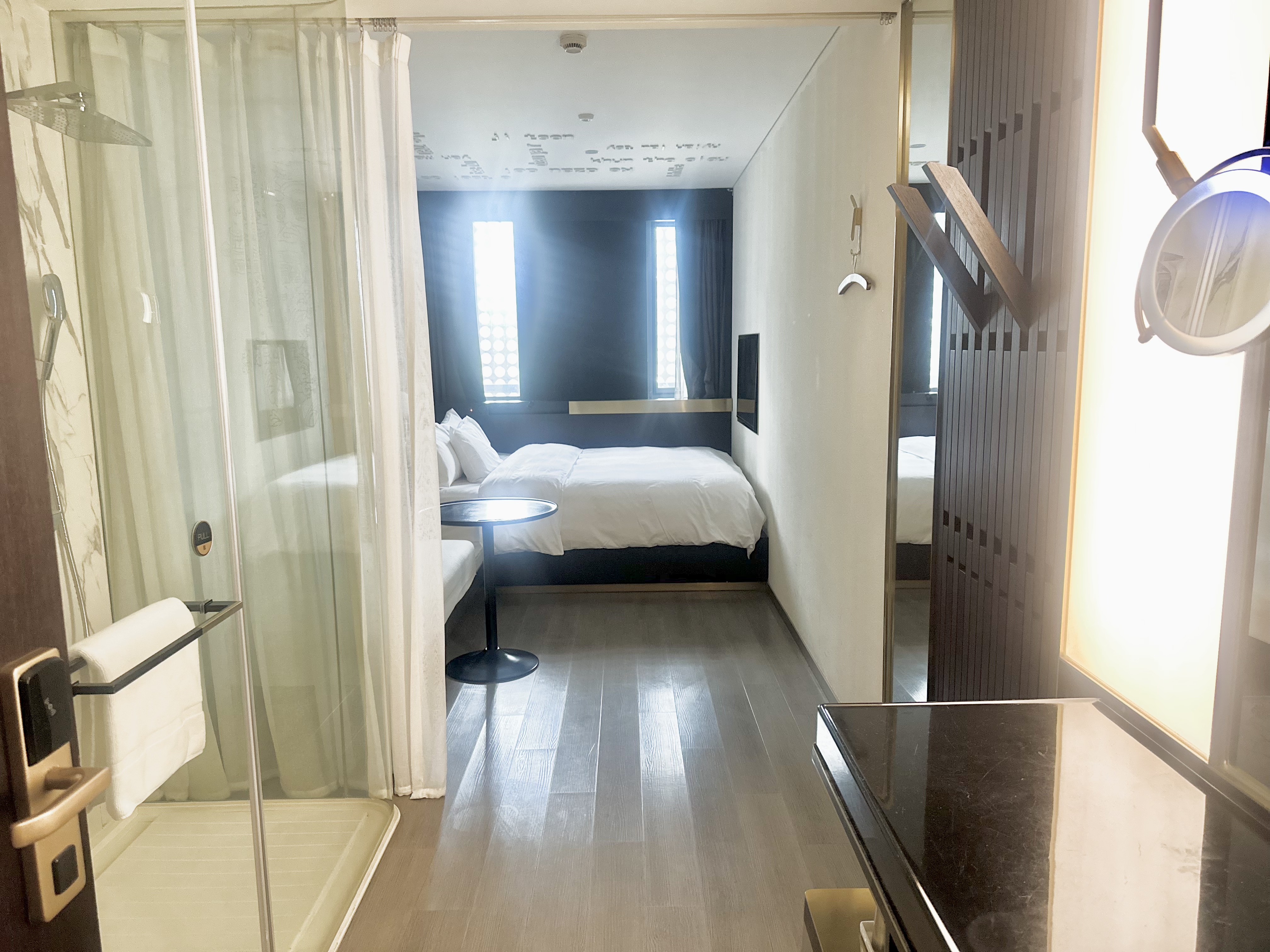 高级大床房A（德国汉斯格雅衞浴+乳胶床垫+手机投屏）