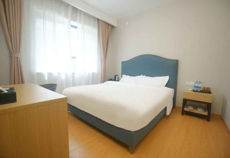 观山小院大床房