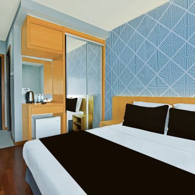 Deluxe Double With River Front View