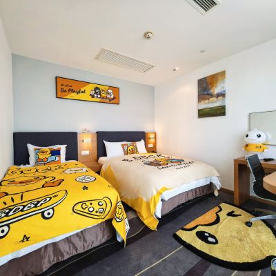 家庭親子套房【獨立臥室+客廳+落地窗+羽絨被+小冰箱】 邯鄲東區智選假日飯店優惠