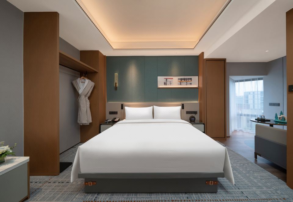 悦享湖景大床房