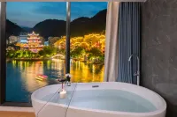 Zhenyuan Zhanyun River View Luxury Homestay Hotéis em 