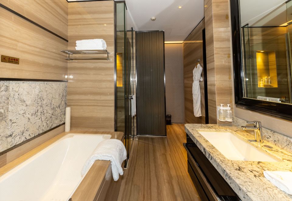 The Purple Palace NanjingJinling Building Deluxe Twin Room - Enjoy Forest Oxygen Bar