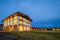 Shangri-La Ten Miles Snow Mountain Margheri Manor โรงแรมใน