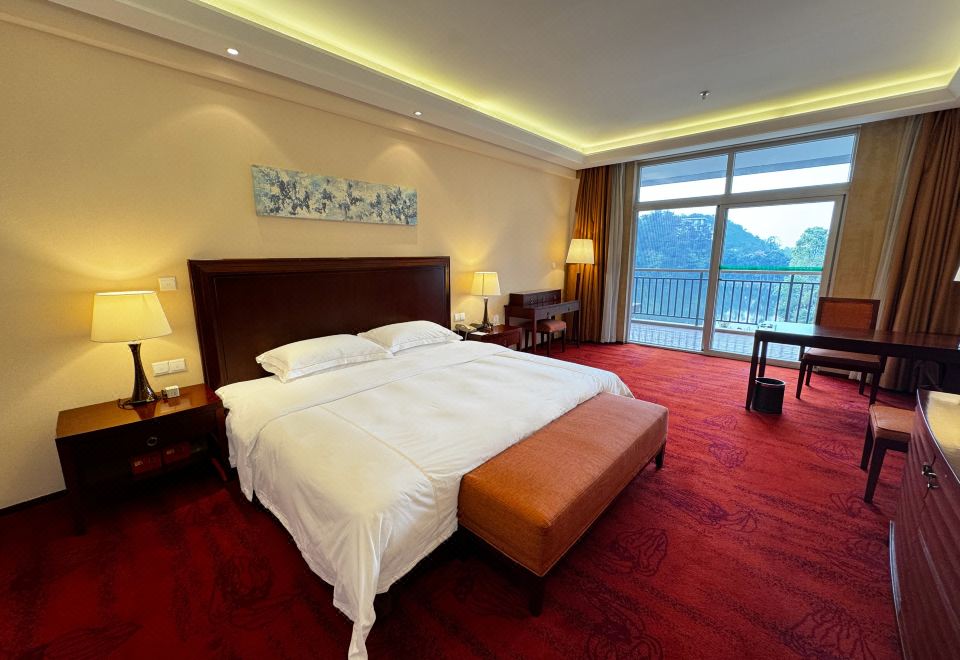 Hongzhushan Hotel EmeishanFamily Room With Lake View