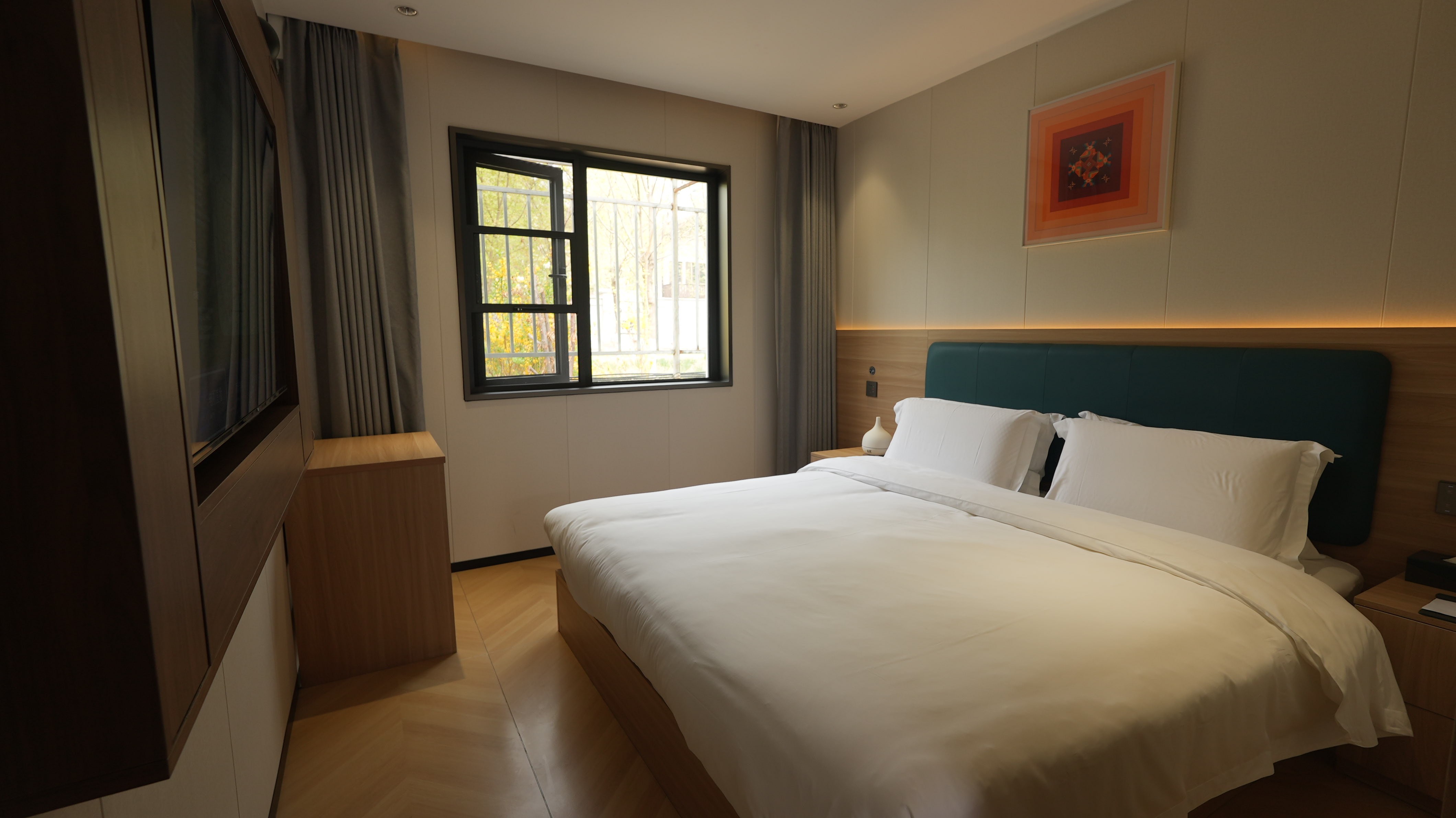 行政大床房（小度智能客控+手机投屏+电影点播）